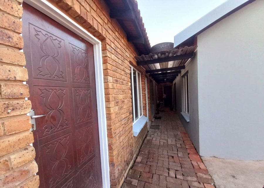 5 Bedroom Property for Sale in Danville Gauteng
