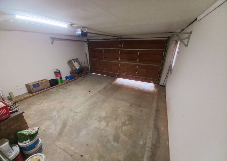 5 Bedroom Property for Sale in Danville Gauteng
