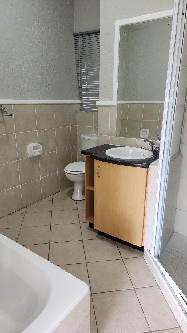 To Let 2 Bedroom Property for Rent in Morningside Gauteng