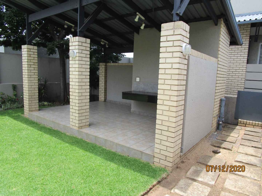To Let 2 Bedroom Property for Rent in Morningside Gauteng
