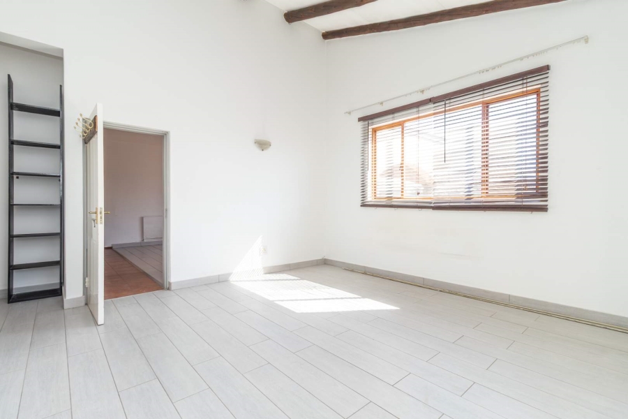 1 Bedroom Property for Sale in North Riding Gauteng