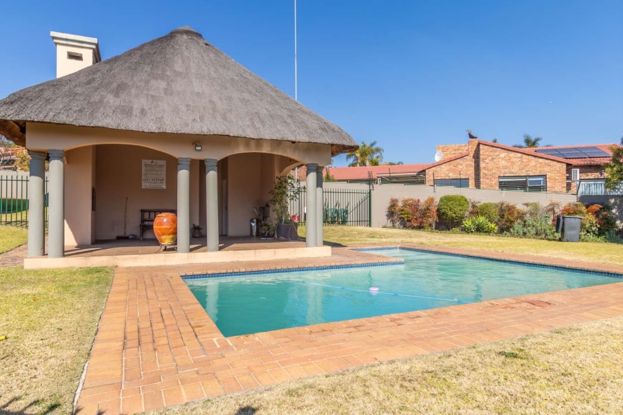 1 Bedroom Property for Sale in North Riding Gauteng