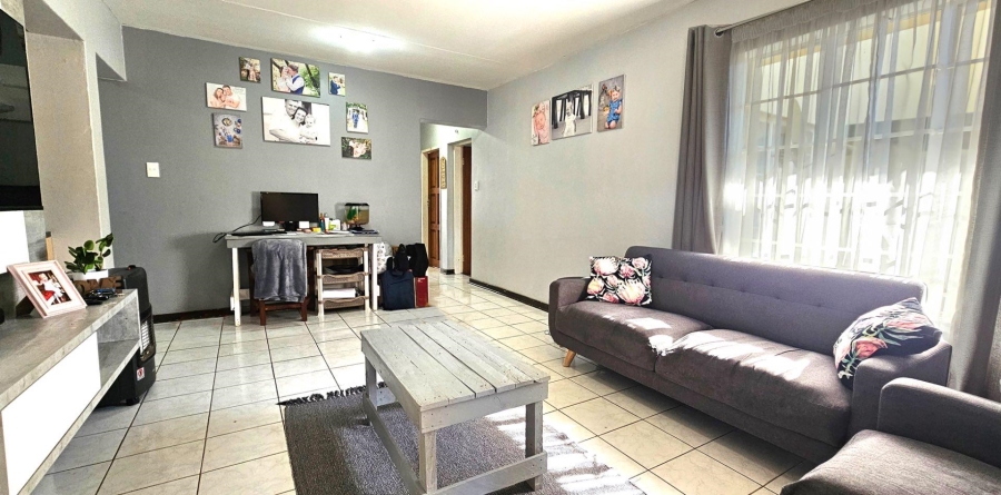 2 Bedroom Property for Sale in Radiokop Gauteng