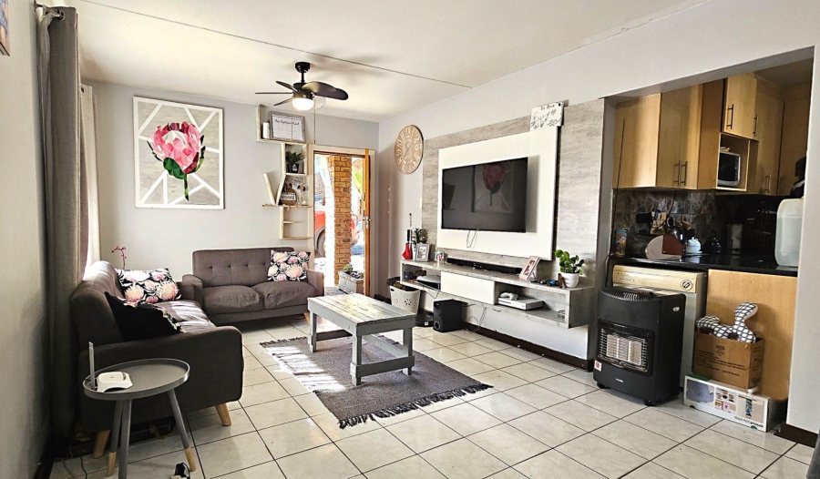 2 Bedroom Property for Sale in Radiokop Gauteng