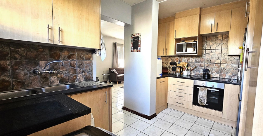 2 Bedroom Property for Sale in Radiokop Gauteng