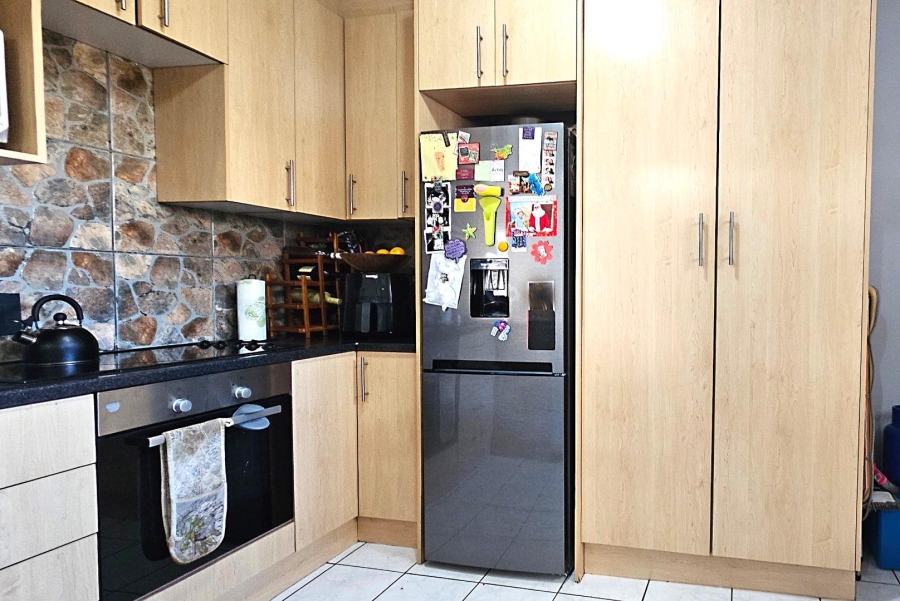 2 Bedroom Property for Sale in Radiokop Gauteng