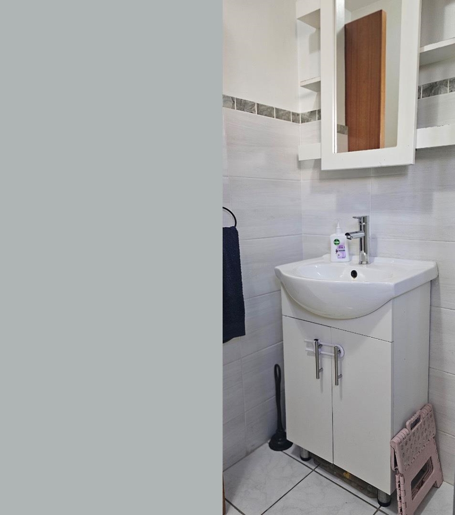 2 Bedroom Property for Sale in Radiokop Gauteng