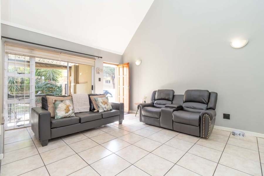 2 Bedroom Property for Sale in Bromhof Gauteng