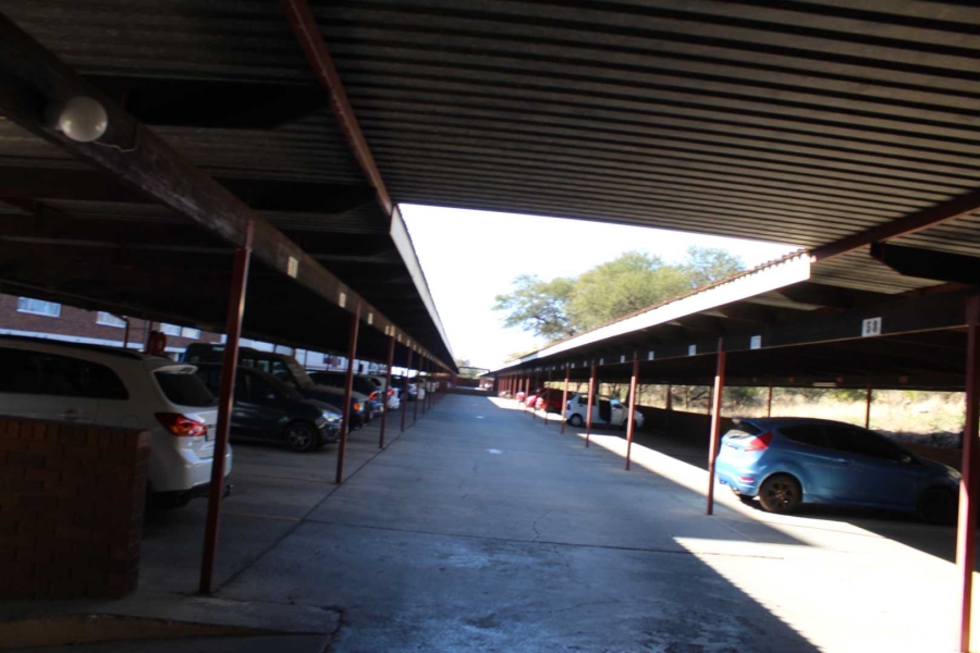 To Let 1 Bedroom Property for Rent in La Montagne Gauteng