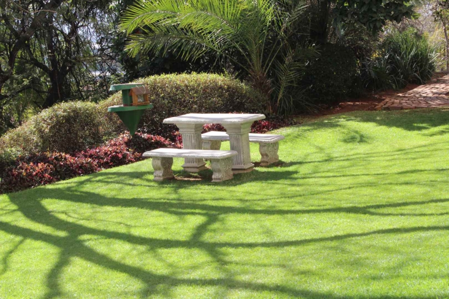 To Let 1 Bedroom Property for Rent in La Montagne Gauteng