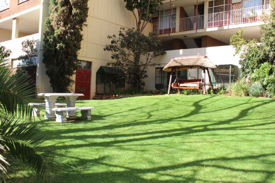 To Let 1 Bedroom Property for Rent in La Montagne Gauteng