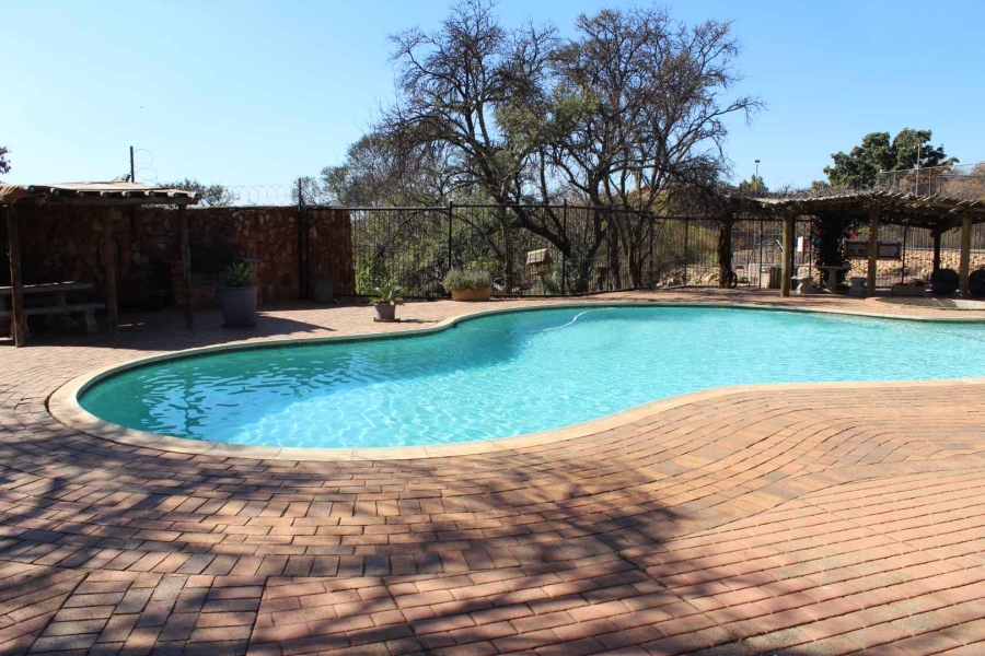 To Let 1 Bedroom Property for Rent in La Montagne Gauteng