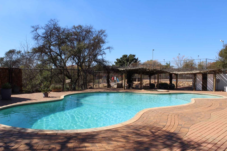 To Let 1 Bedroom Property for Rent in La Montagne Gauteng
