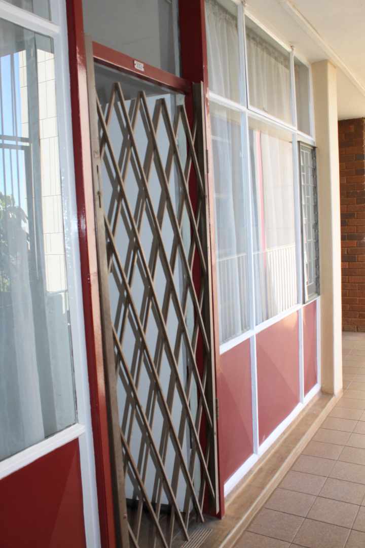To Let 1 Bedroom Property for Rent in La Montagne Gauteng