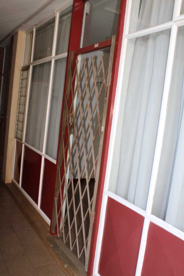 To Let 1 Bedroom Property for Rent in La Montagne Gauteng