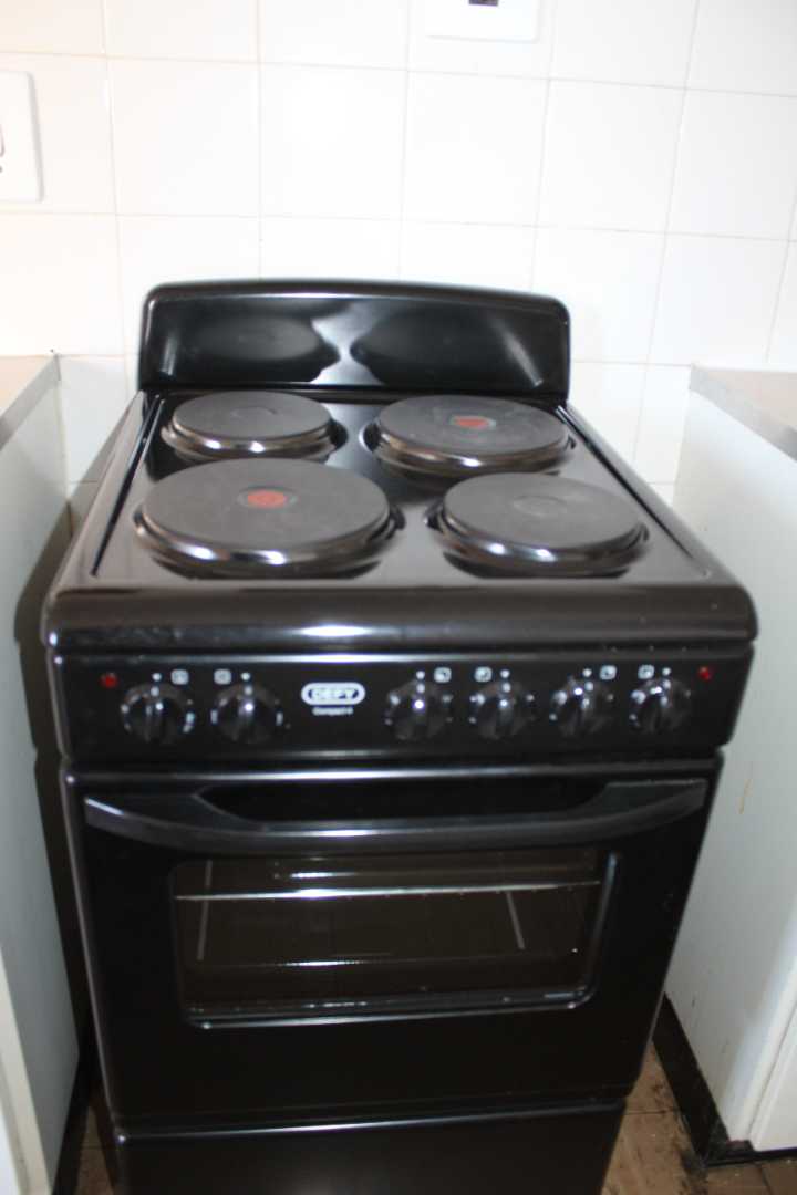 To Let 1 Bedroom Property for Rent in La Montagne Gauteng