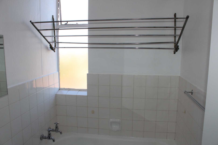 To Let 1 Bedroom Property for Rent in La Montagne Gauteng