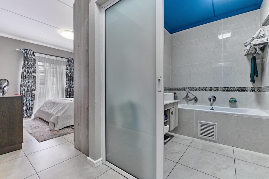 To Let 3 Bedroom Property for Rent in Noordhang Gauteng