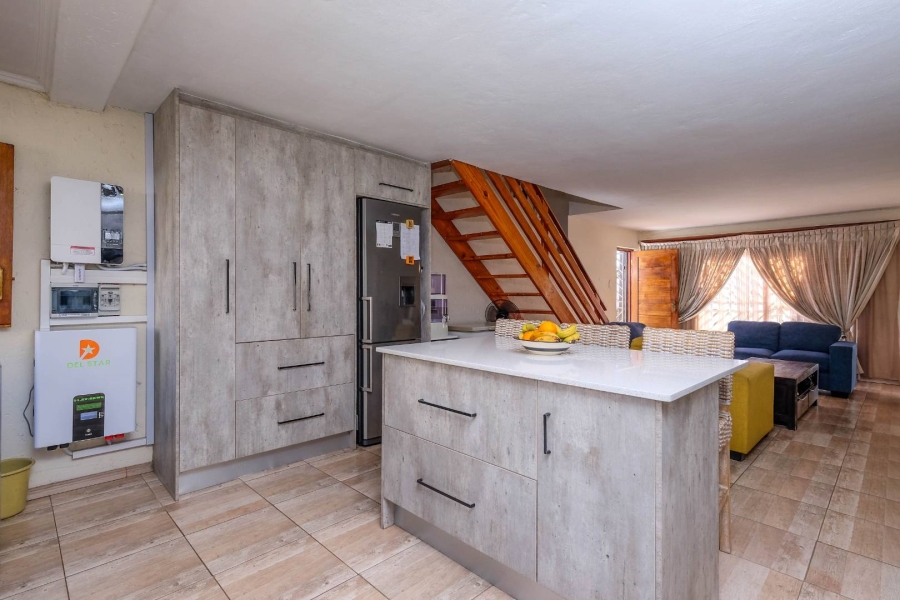 4 Bedroom Property for Sale in Buccleuch Gauteng