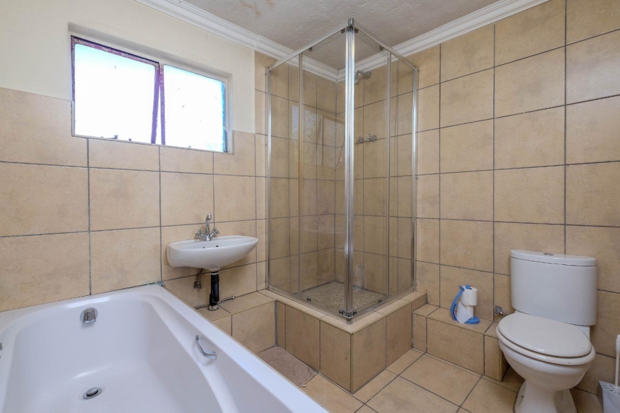 4 Bedroom Property for Sale in Buccleuch Gauteng