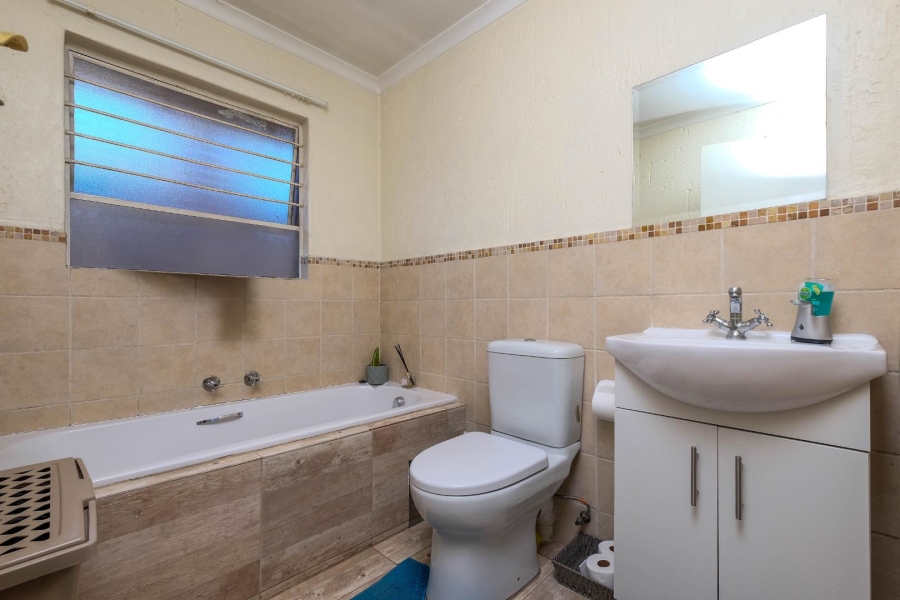 4 Bedroom Property for Sale in Buccleuch Gauteng