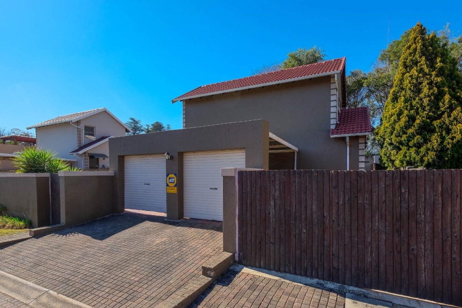 4 Bedroom Property for Sale in Buccleuch Gauteng