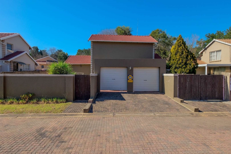 4 Bedroom Property for Sale in Buccleuch Gauteng