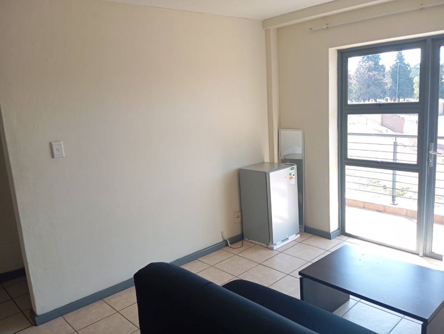 To Let 2 Bedroom Property for Rent in Ruimsig Gauteng