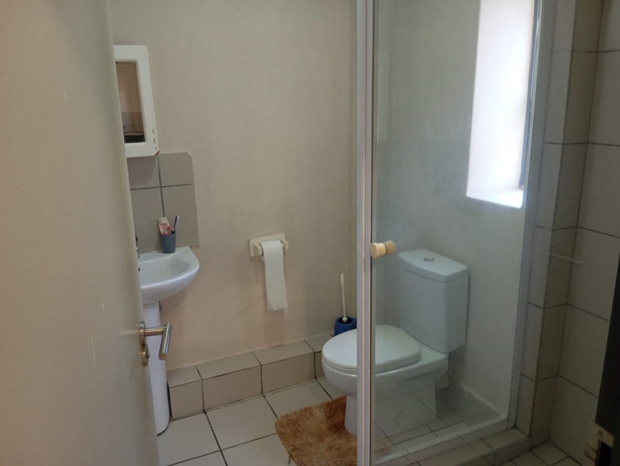 To Let 2 Bedroom Property for Rent in Ruimsig Gauteng