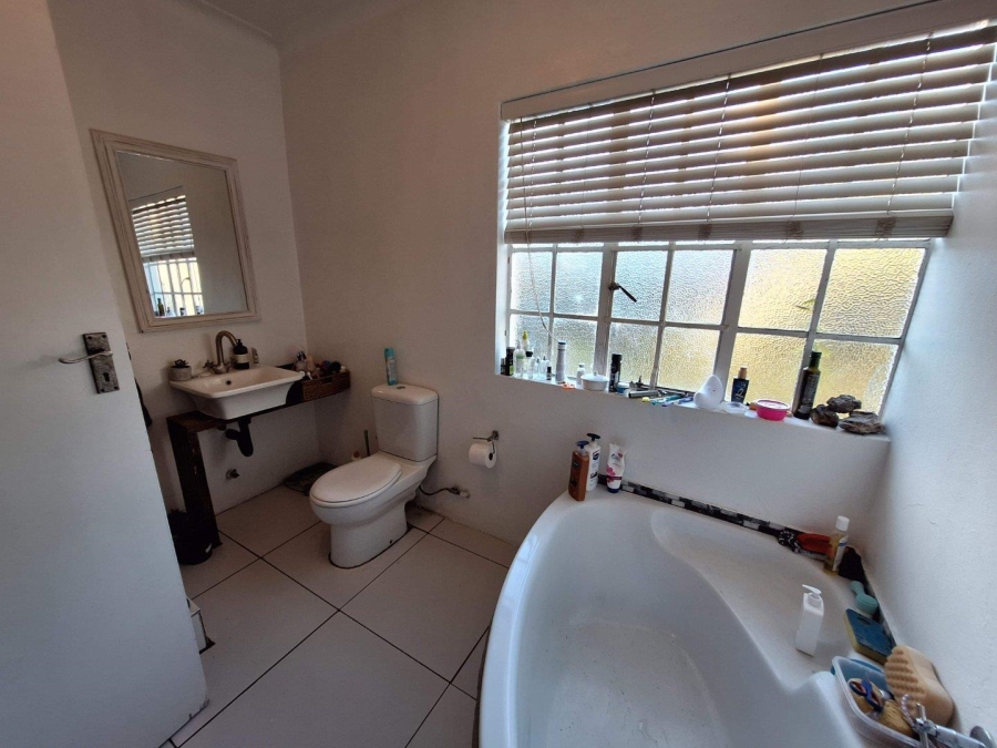 To Let 2 Bedroom Property for Rent in Northcliff Gauteng