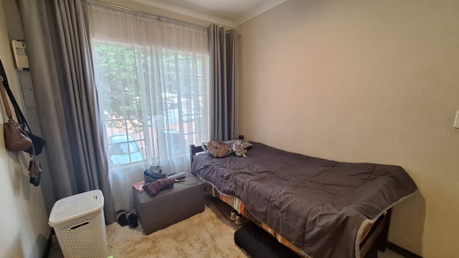 2 Bedroom Property for Sale in Wilgeheuwel Gauteng