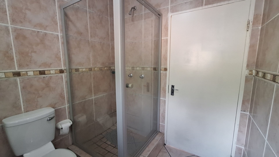 2 Bedroom Property for Sale in Wilgeheuwel Gauteng