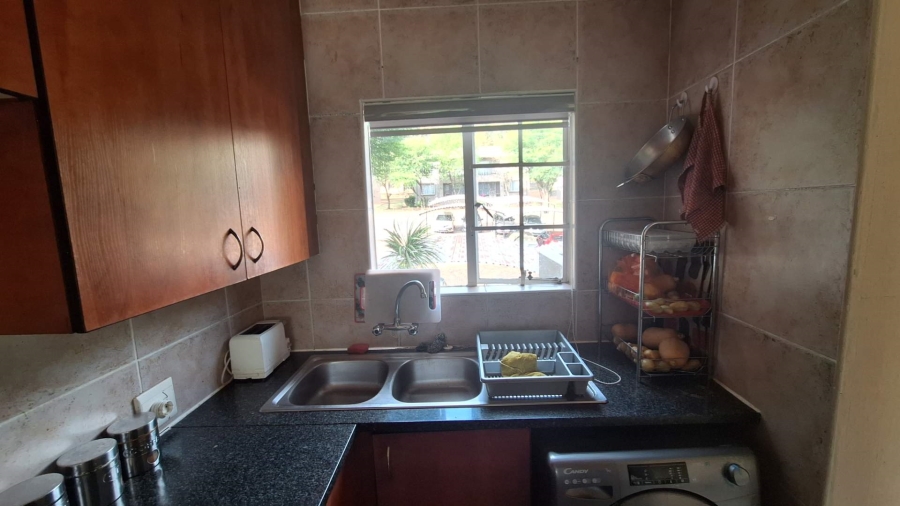 2 Bedroom Property for Sale in Wilgeheuwel Gauteng