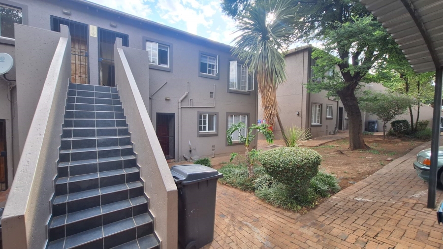 2 Bedroom Property for Sale in Wilgeheuwel Gauteng