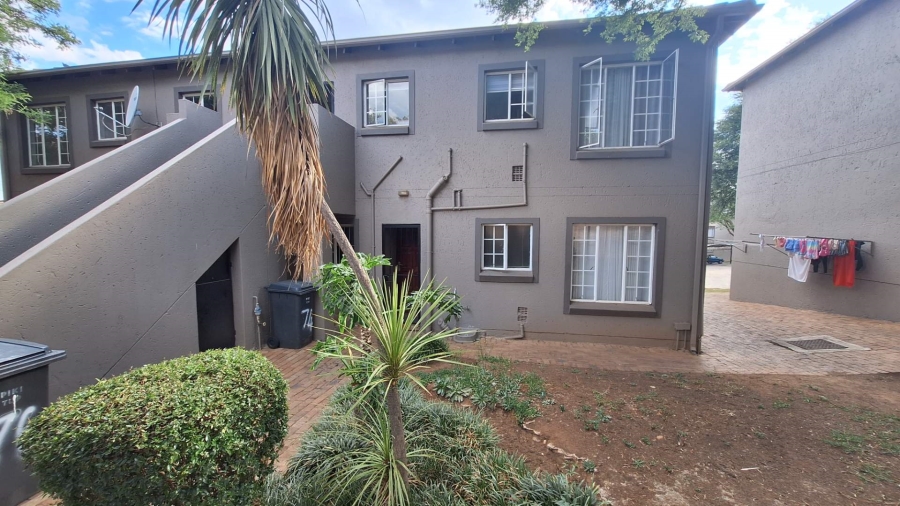 2 Bedroom Property for Sale in Wilgeheuwel Gauteng