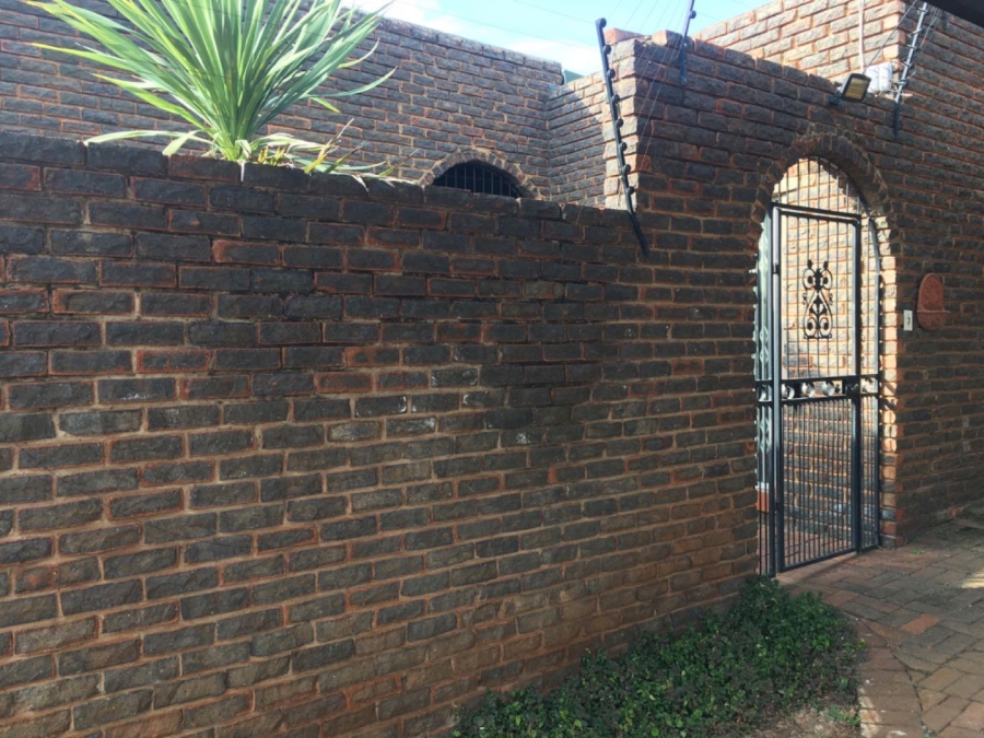 4 Bedroom Property for Sale in Wierdapark Gauteng