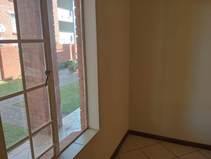 To Let 2 Bedroom Property for Rent in Die Hoewes Gauteng