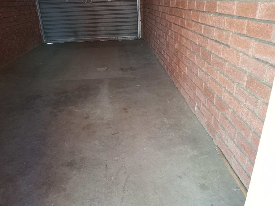 To Let 2 Bedroom Property for Rent in Die Hoewes Gauteng