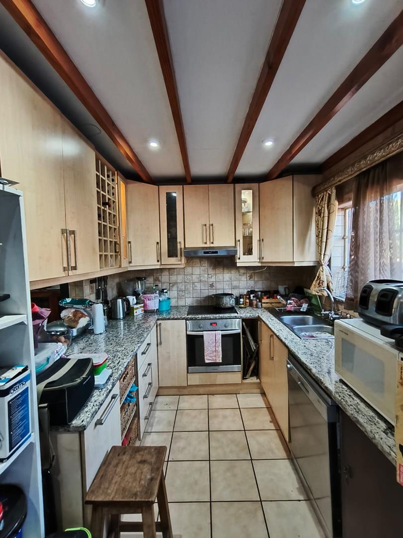 To Let 3 Bedroom Property for Rent in Eldoraigne Gauteng