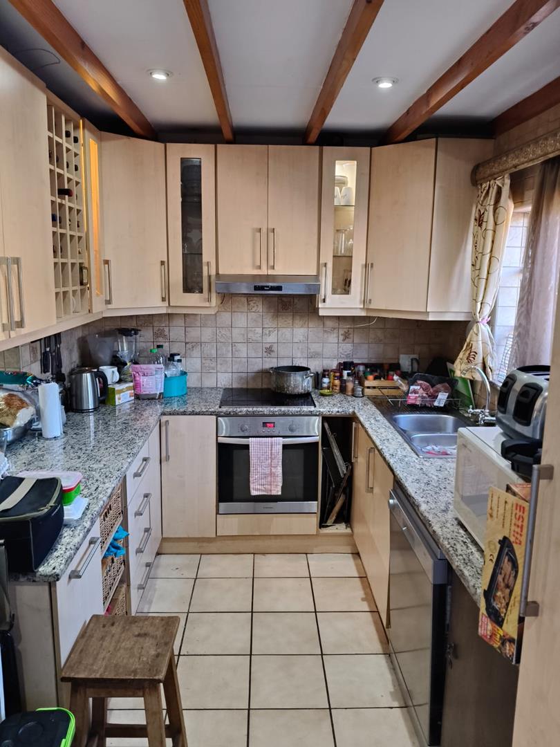 To Let 3 Bedroom Property for Rent in Eldoraigne Gauteng