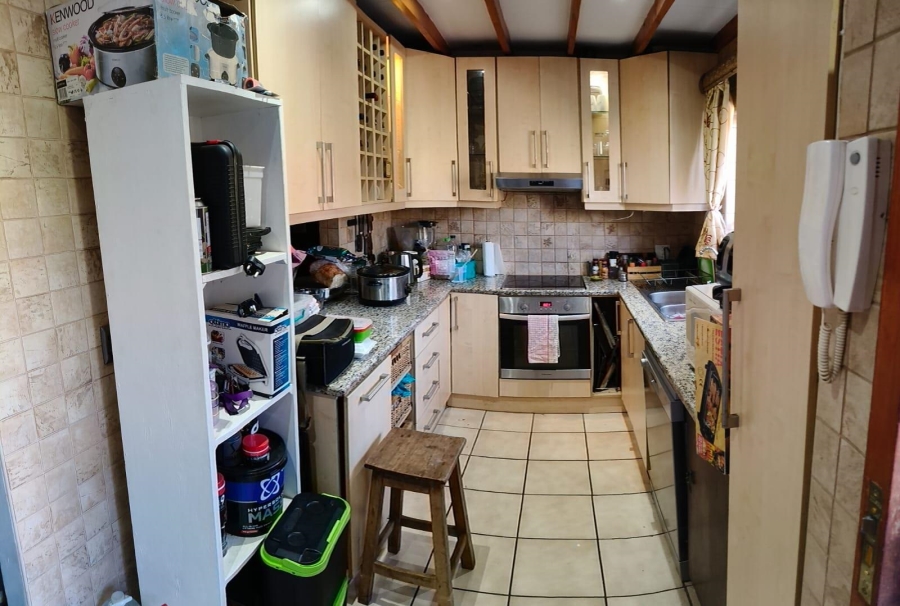 To Let 3 Bedroom Property for Rent in Eldoraigne Gauteng