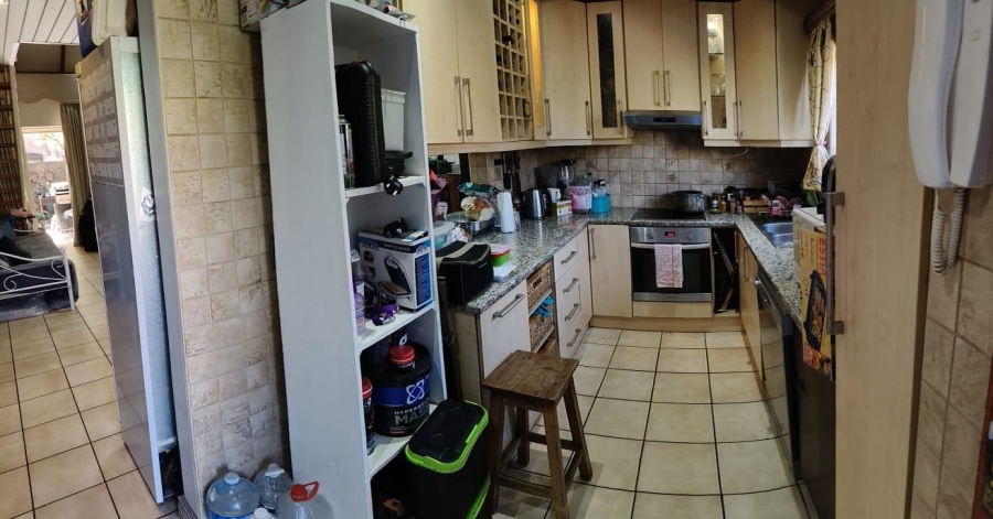 To Let 3 Bedroom Property for Rent in Eldoraigne Gauteng