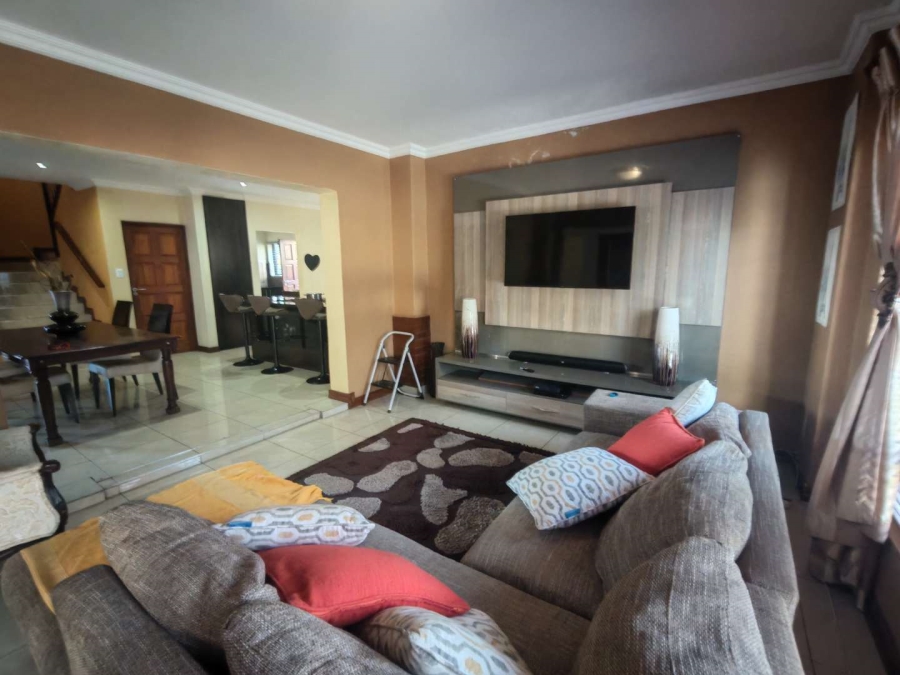 4 Bedroom Property for Sale in Wierdapark Gauteng