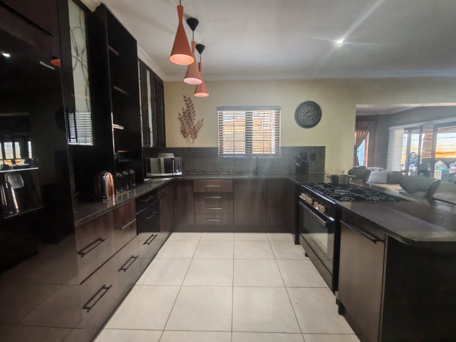 4 Bedroom Property for Sale in Wierdapark Gauteng