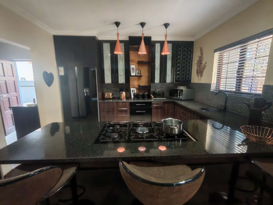 4 Bedroom Property for Sale in Wierdapark Gauteng