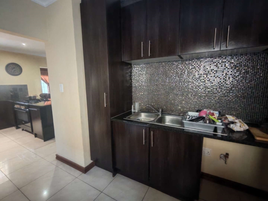 4 Bedroom Property for Sale in Wierdapark Gauteng