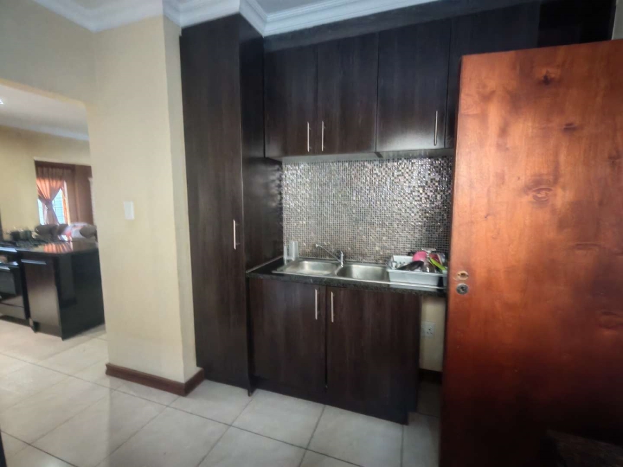 4 Bedroom Property for Sale in Wierdapark Gauteng