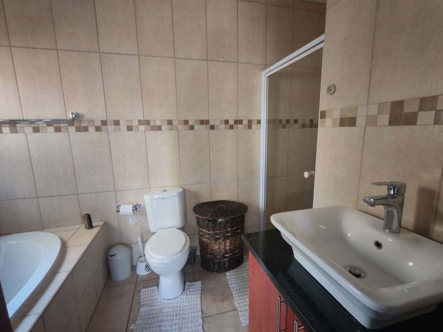 4 Bedroom Property for Sale in Wierdapark Gauteng