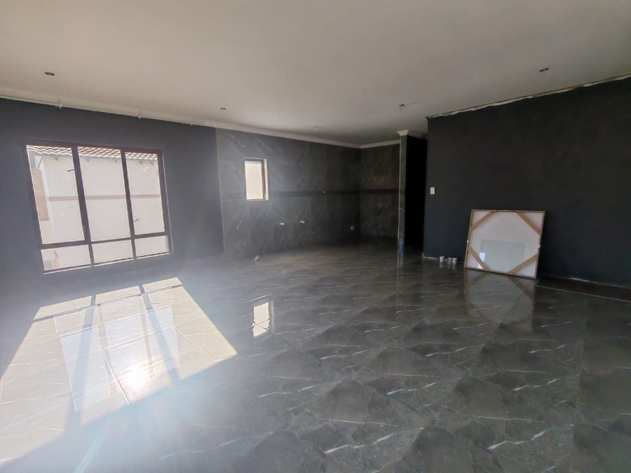 4 Bedroom Property for Sale in Wierdapark Gauteng