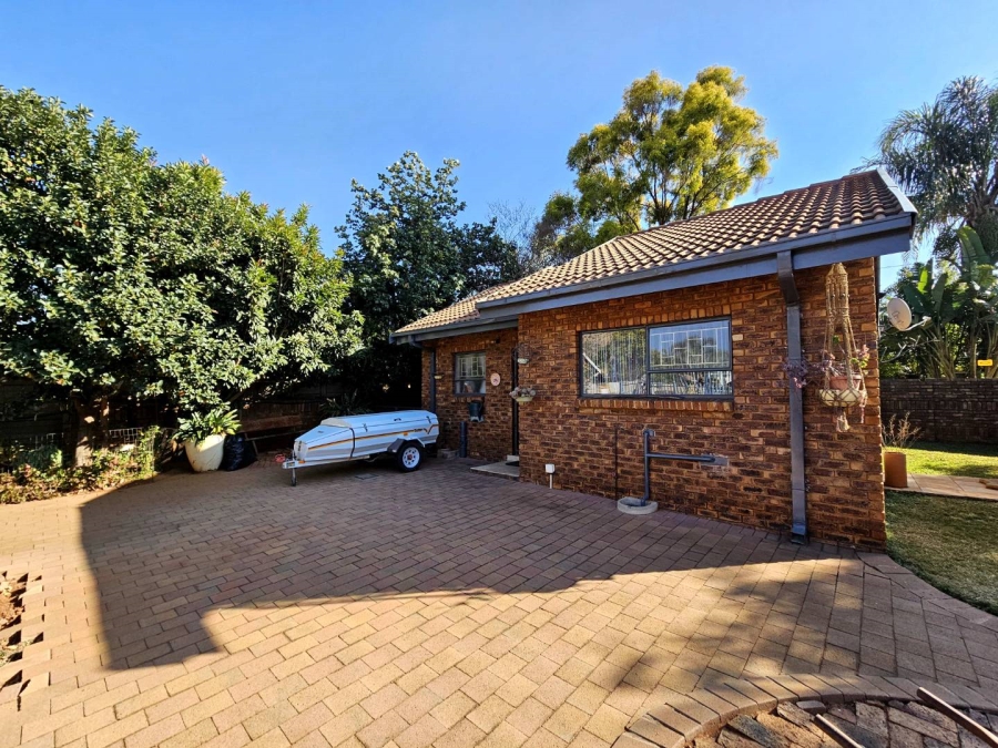 3 Bedroom Property for Sale in Ninapark Gauteng